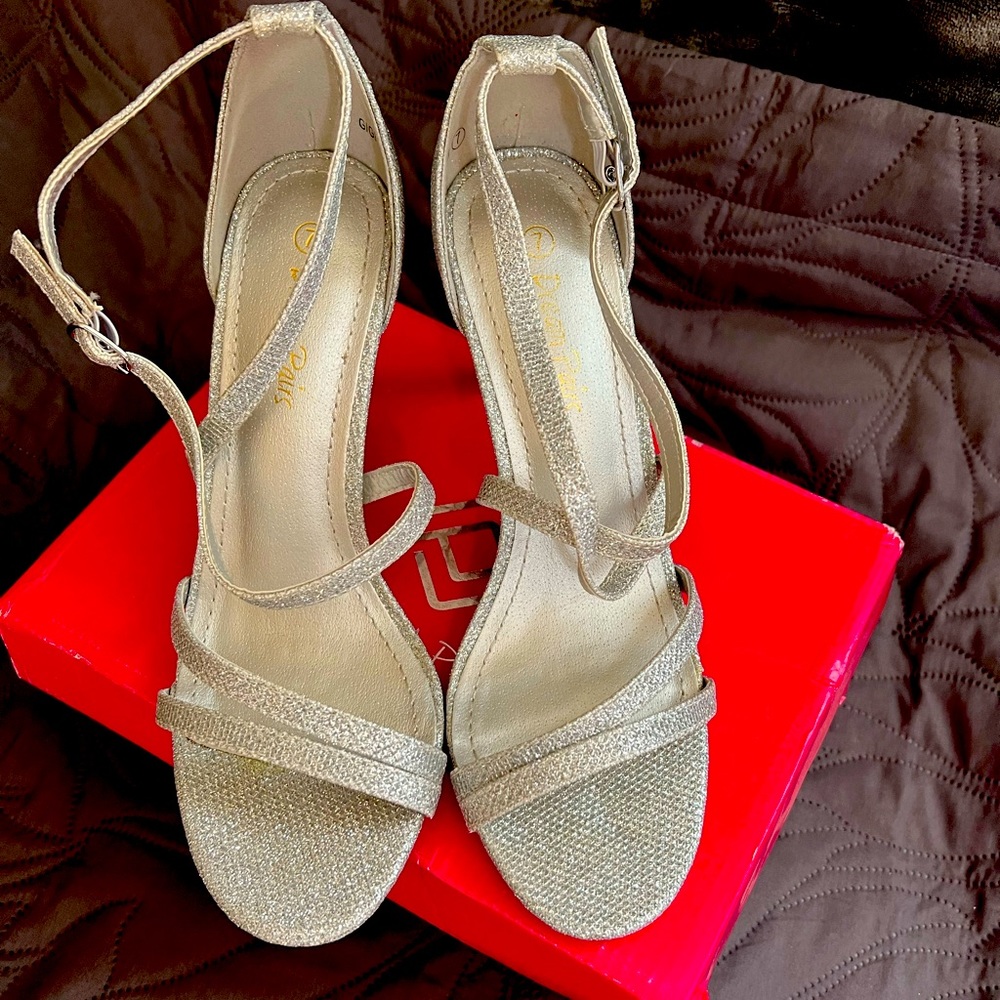 Dress shoes